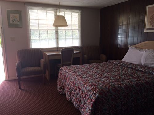 Fels Three Crown Motel Clarence